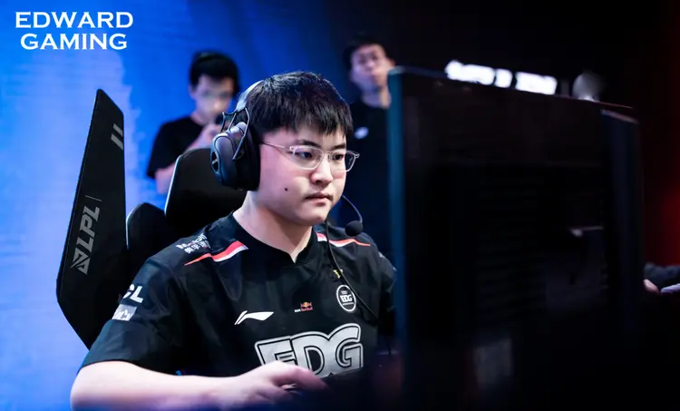 九游娱乐-包含Rookie爆冷击败SKT，突破纪录引爆全场！的词条